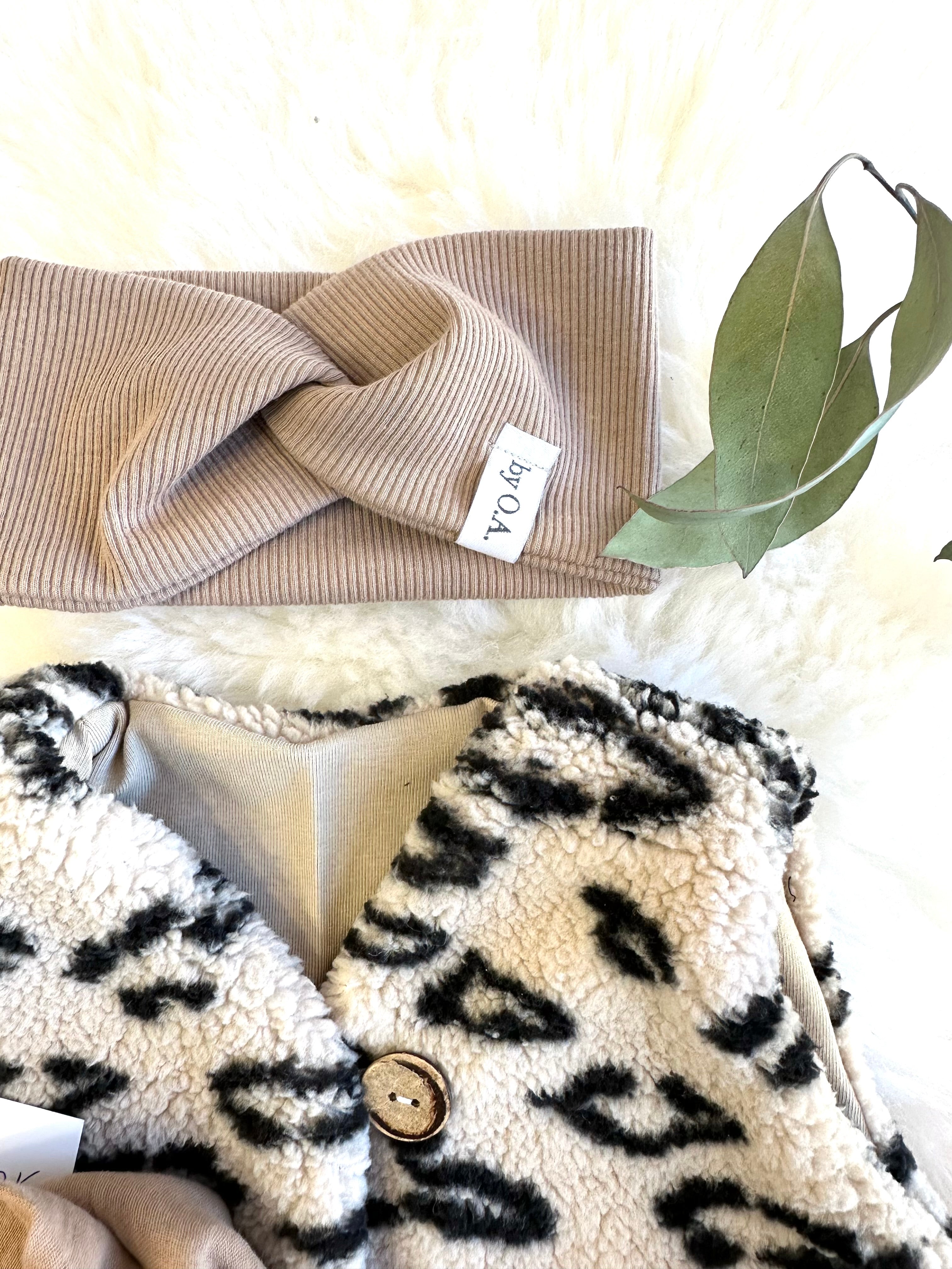 Baby Set Teddy Weste, Baby Weste / Geschenkbox Geschenk zur Geburt / leo Print
