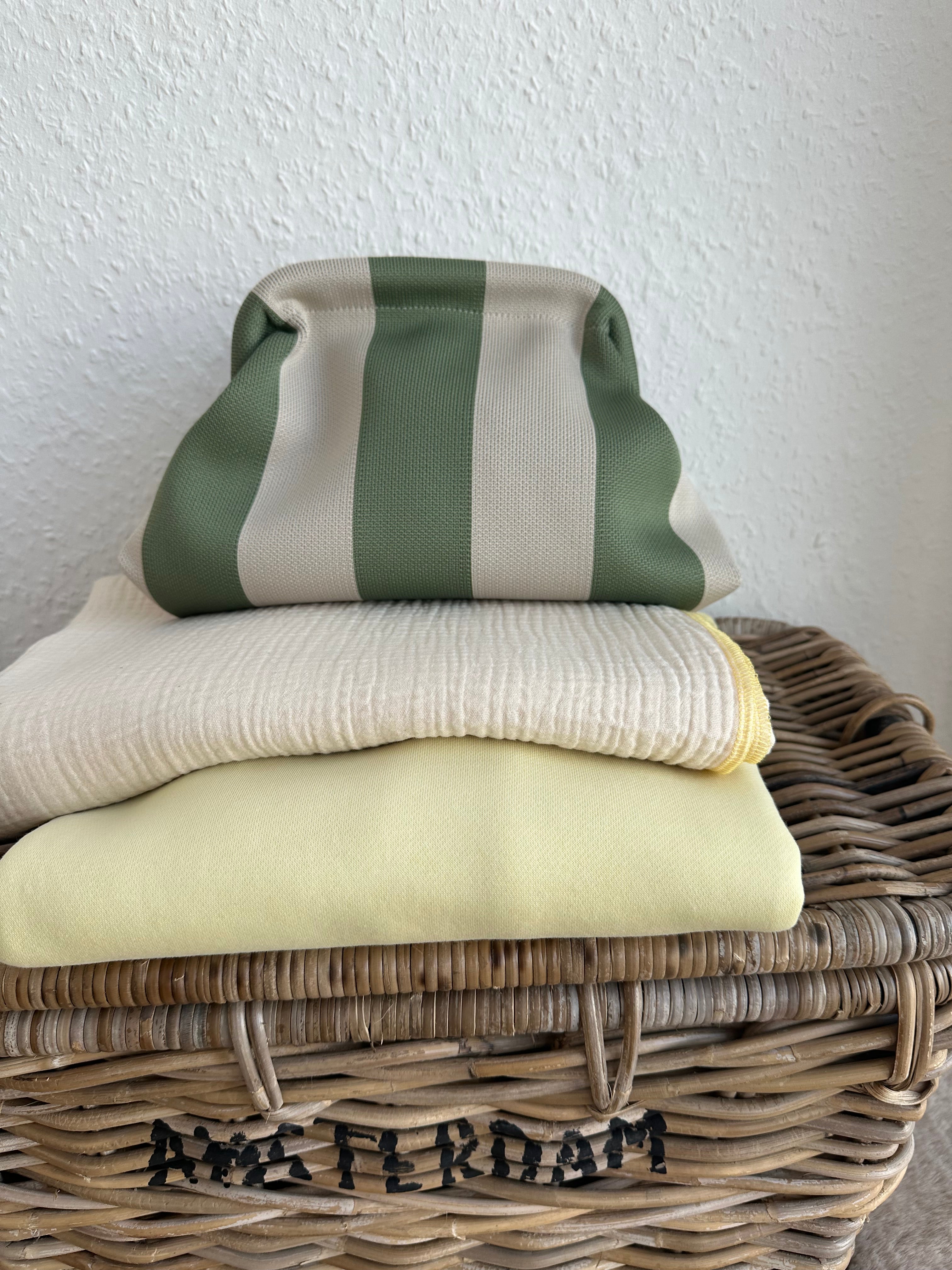 Clutch, kleine Tasche, Kosmetiktasche