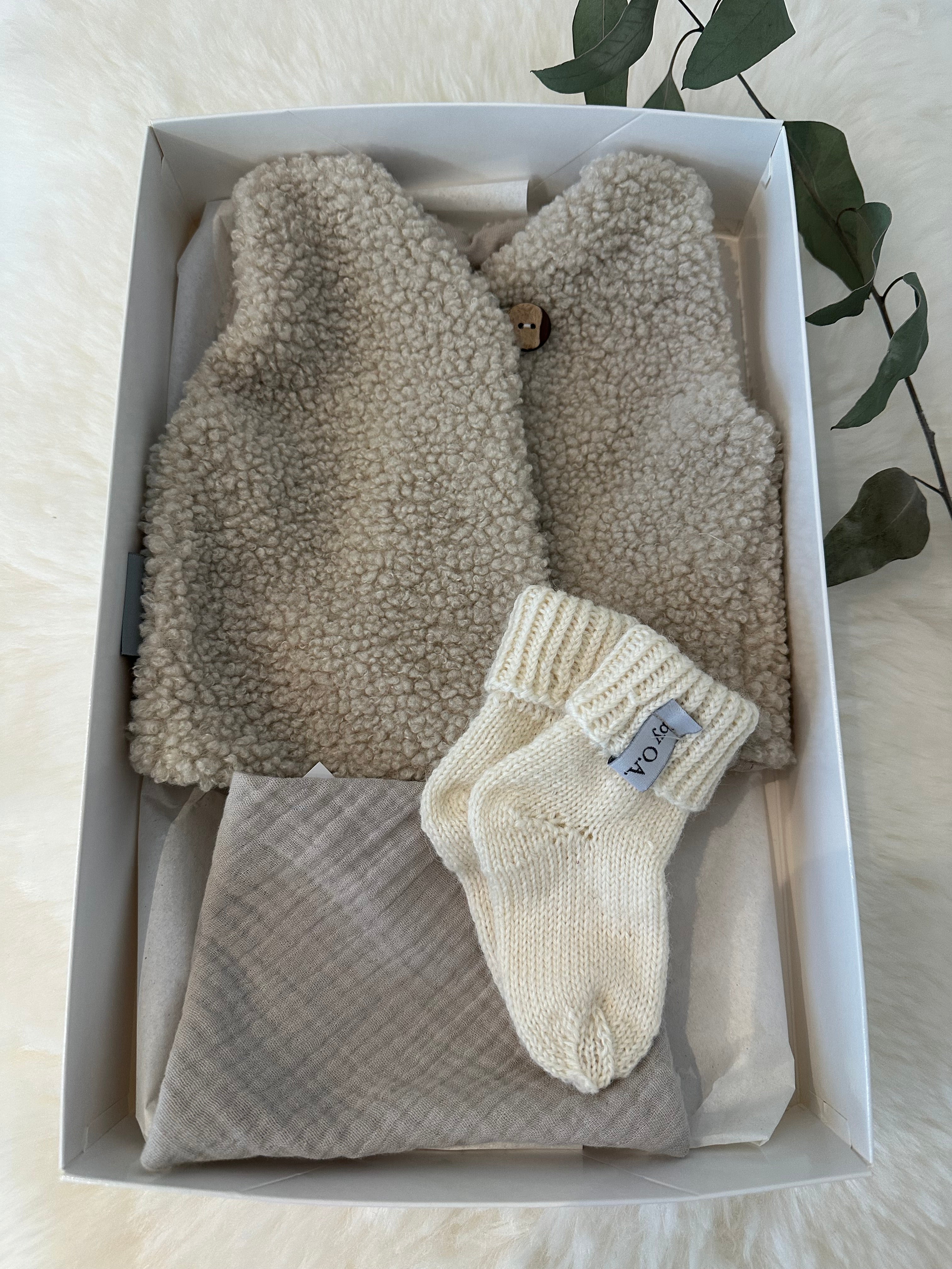 Baby Set  Teddy Weste, Baby Weste / Geschenkbox Geschenk zur Geburt